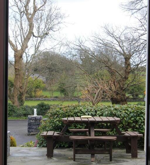 Carrowntober House B & B