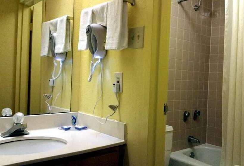 호텔 Relax Inn & Suites