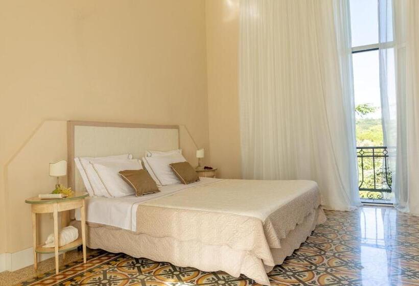 هتل Villa Moris