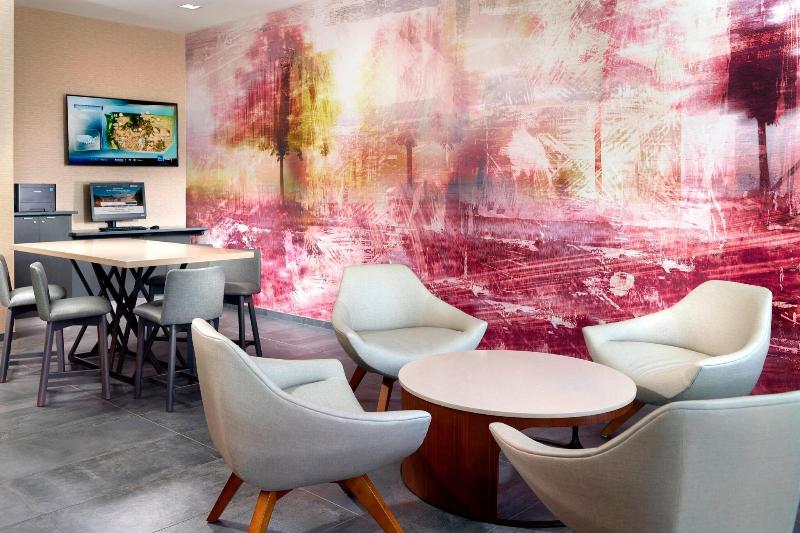 호텔 Courtyard By Marriott Lagrange