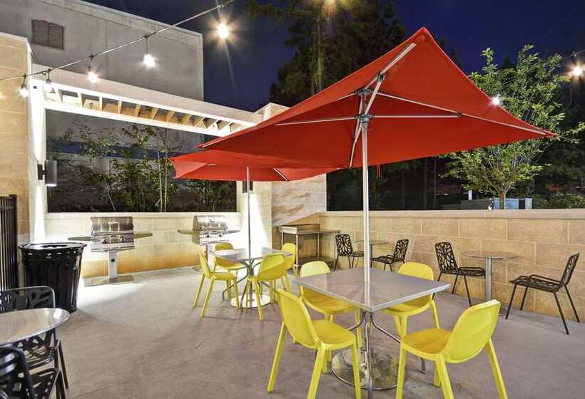 هتل Home2 Suites By Hilton Atlanta W Lithia Springs