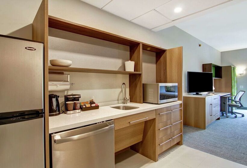 هتل Home2 Suites By Hilton Montreal Dorval