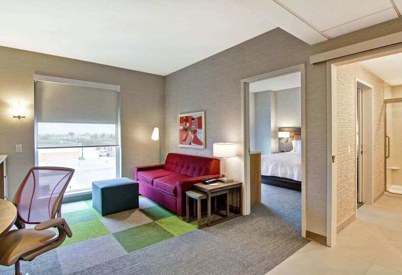 هتل Home2 Suites By Hilton Montreal Dorval