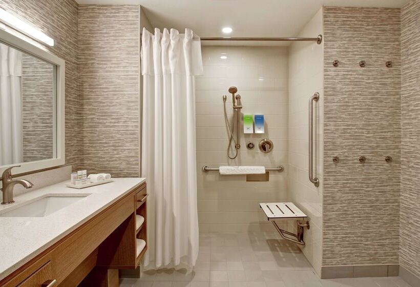 هتل Home2 Suites By Hilton Montreal Dorval