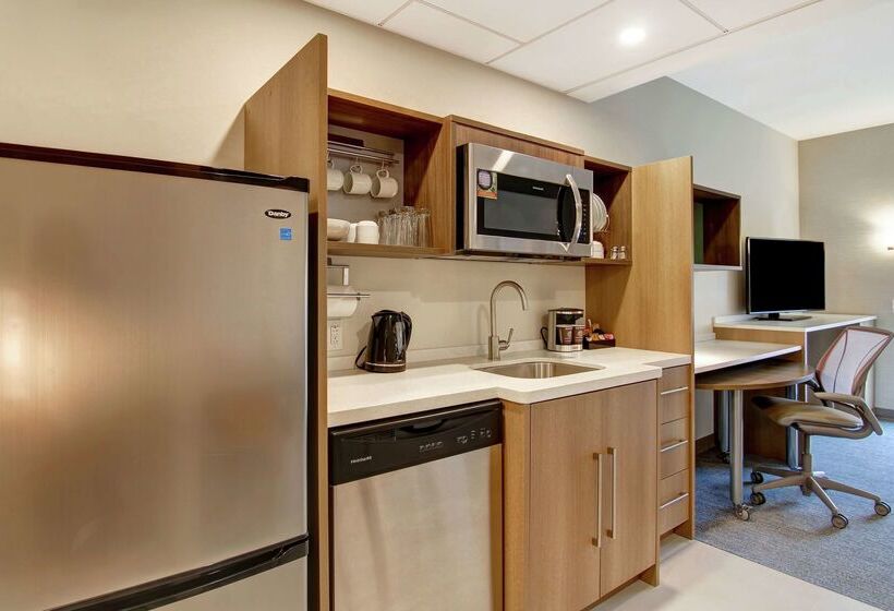 هتل Home2 Suites By Hilton Montreal Dorval