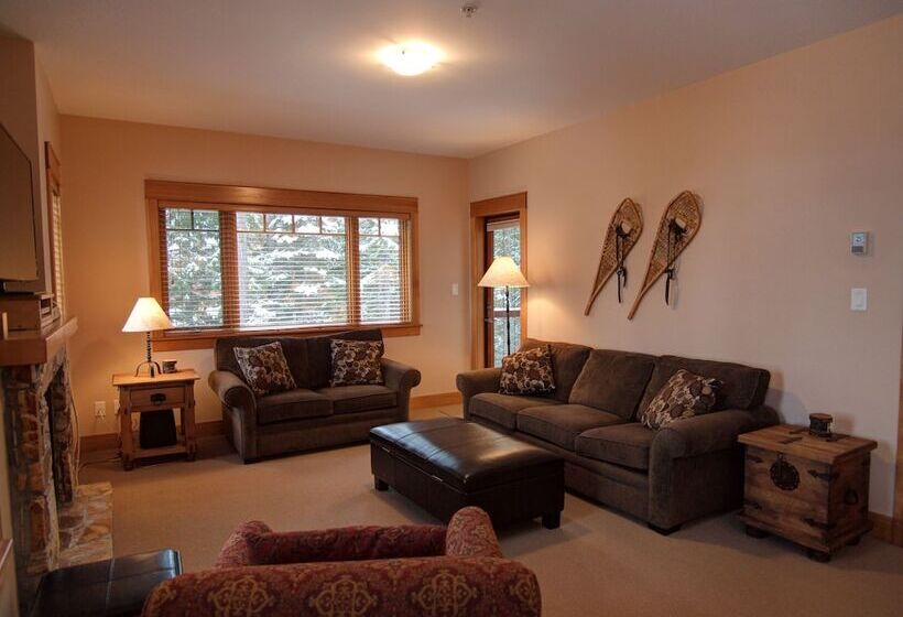 Отель Mountain Town Properties Cascade Lodge 4a