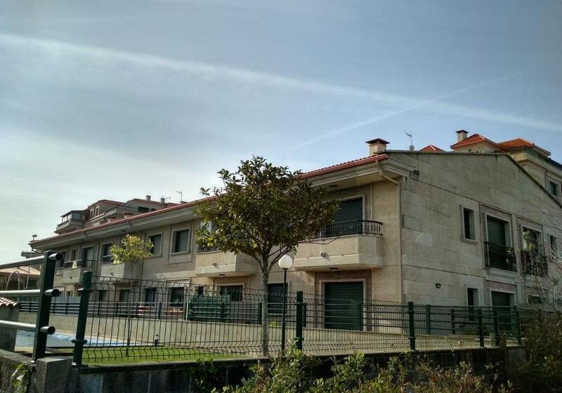 Apartamentos Playa De La Lanzada 3000