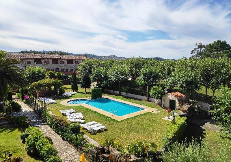 Apartamentos Playa De La Lanzada 3000