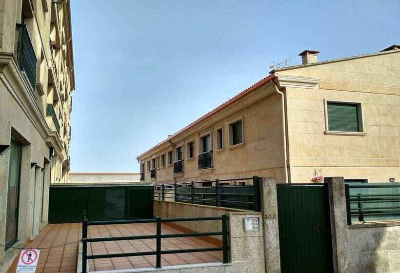 Apartamentos Playa De La Lanzada 3000