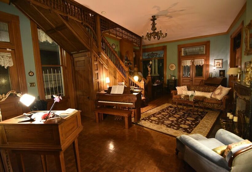 هتل 1890 Williams House Inn