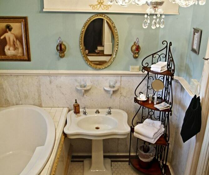 هتل 1890 Williams House Inn