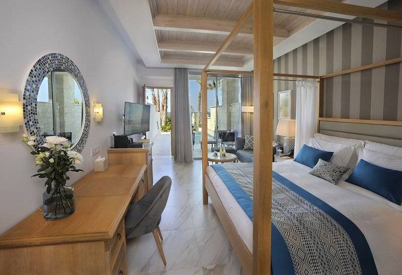 Amavi, Madefortwo Hotels   Paphos