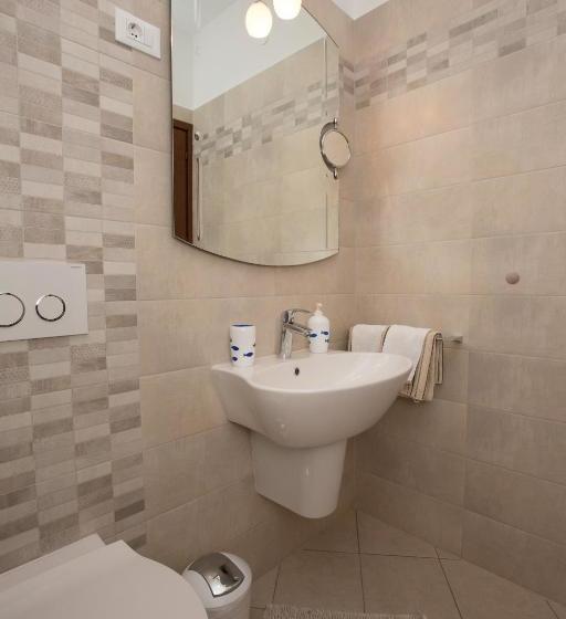 هتل Apartments Villa Nola