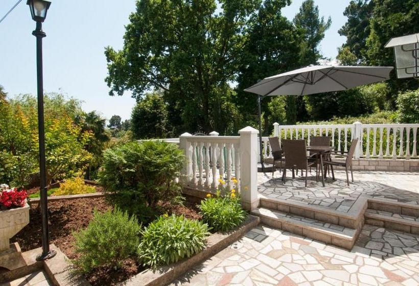 هتل Apartments Villa Nola