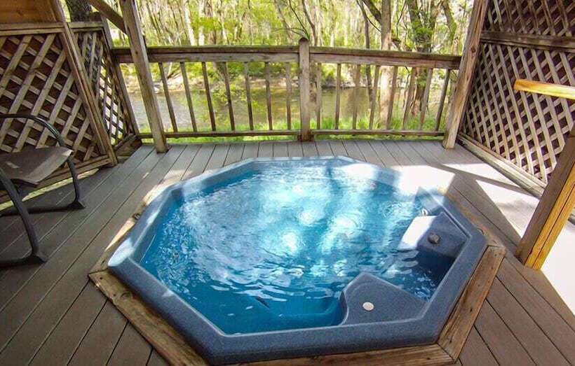 ホテル Bald Mountain House Inn At The Wolf Laurel Resort