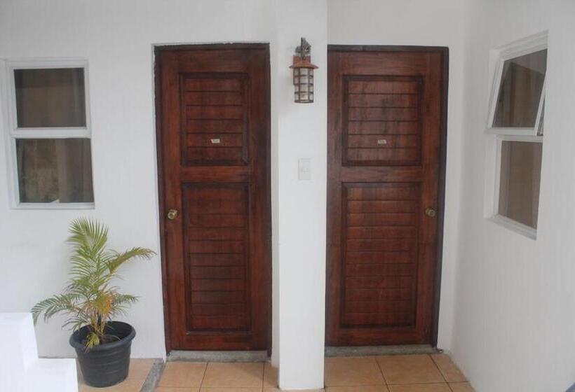 בית מלון כפרי Boracay Ocean Bay