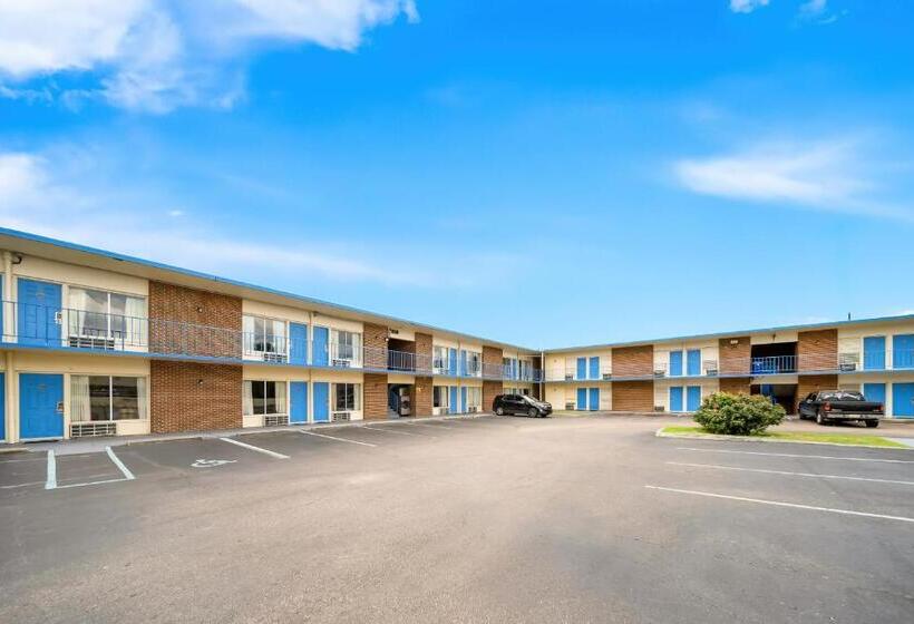 هتل Capitol Inn And Suites