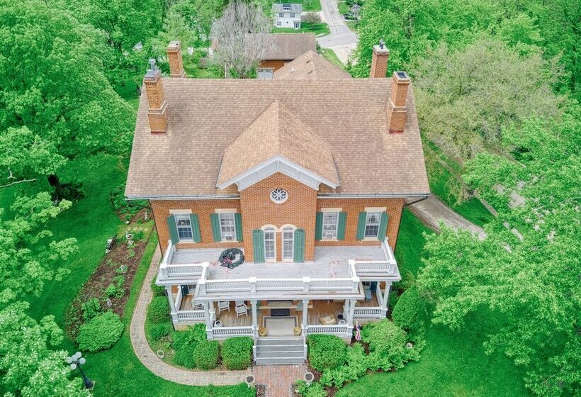 هتل Galena Inn Formerly Victorian Mansion