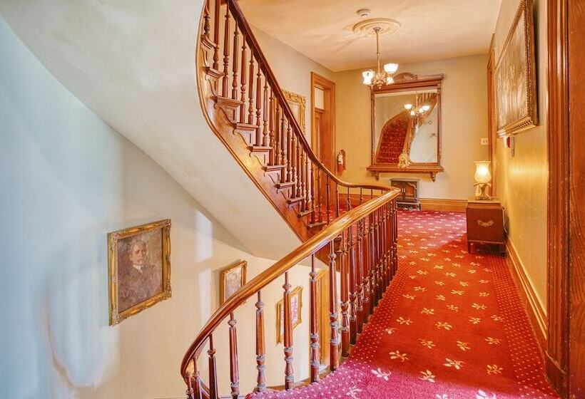 هتل Galena Inn Formerly Victorian Mansion