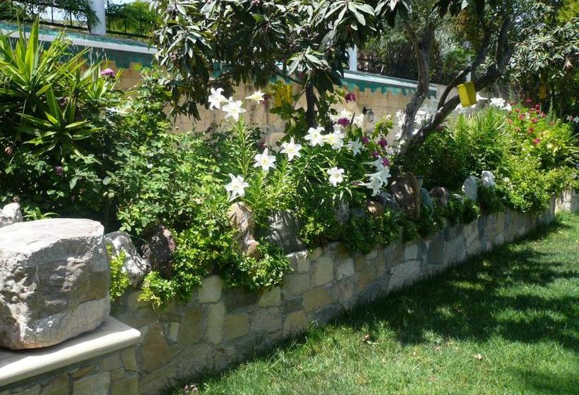هتل Greenfields Country Club