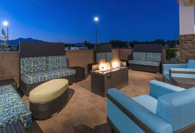 هتل Home2 Suites By Hilton Kingman
