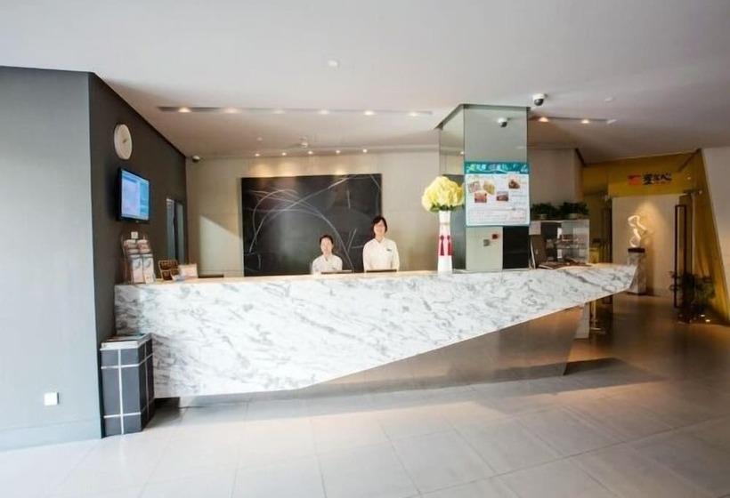 ホテル Jinjiang Inn Shanghai Qingfang Market Caoan Road