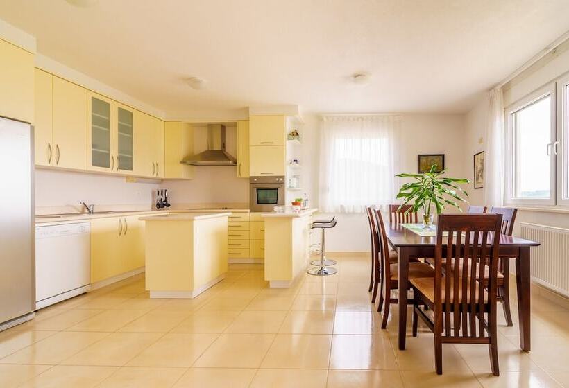 هتل Kis Residence
