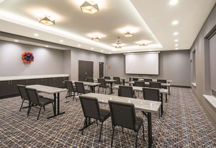 בית מלון כפרי La Quinta By Wyndham Opelika Auburn
