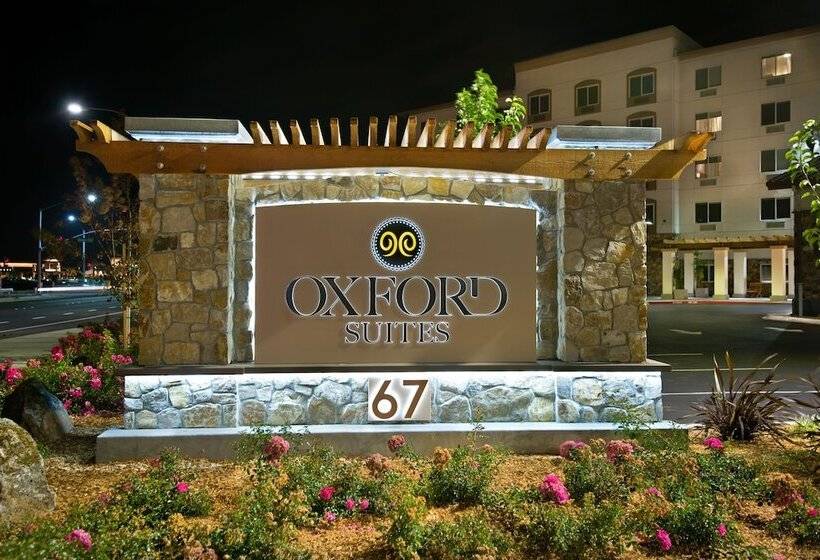 هتل Oxford Suites Sonoma Rohnert Park
