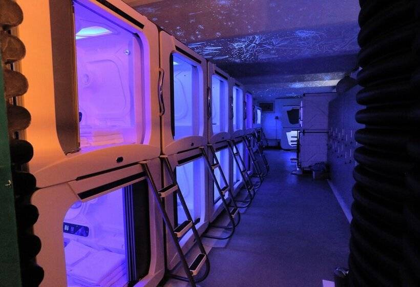 فندق Subspace Hostel