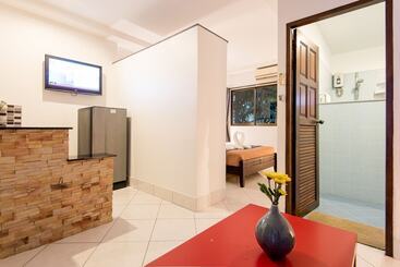 هتل Tananza Resort And Homestay Phuket