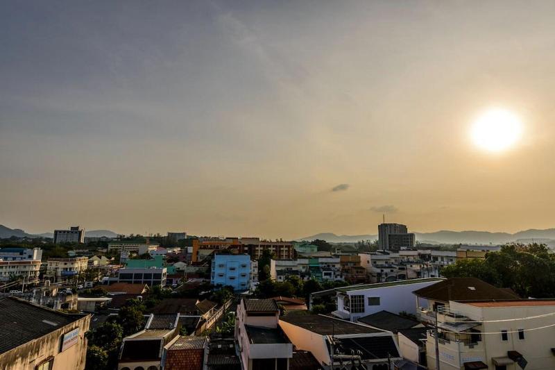 هتل The Topaz Residence Phuket Town