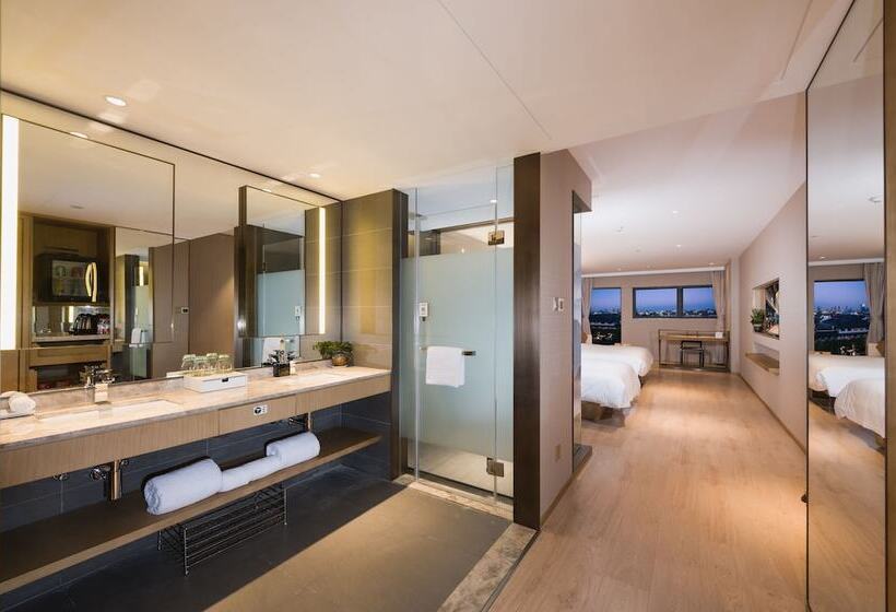 The Hotel V Nanjing Confucius Temple