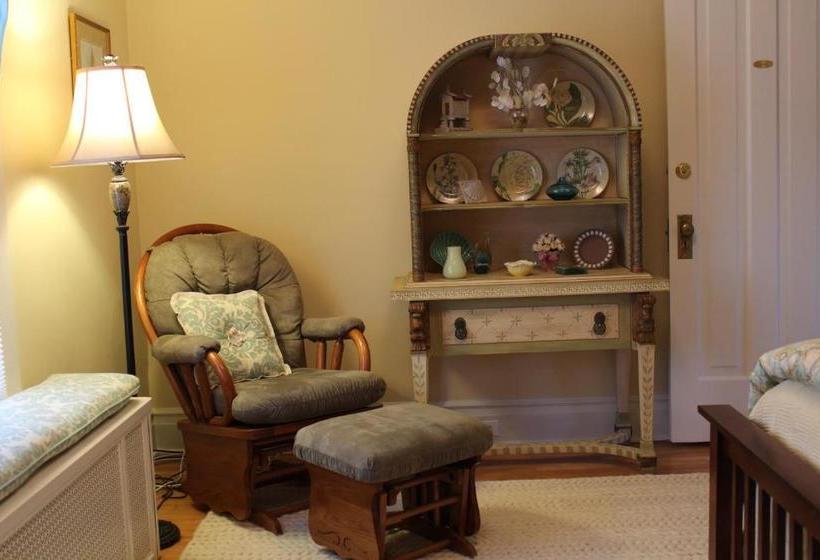 호텔 Avalyn Garden Bed And Breakfast