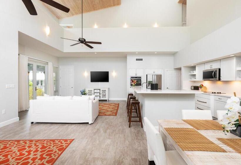 ホテル Dolphin Point Villas