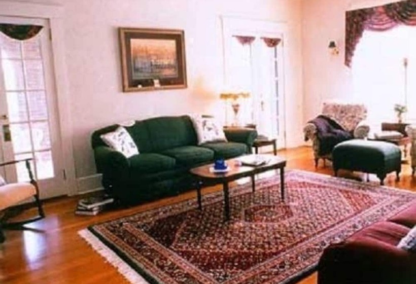 ホテル Far View   A Bed & Breakfast Estate