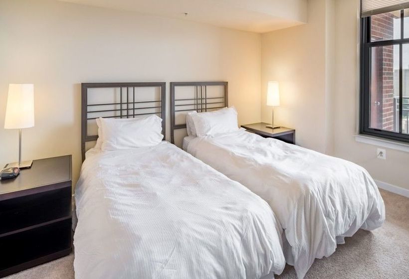 هتل Global Luxury Suites at Metropolitan South