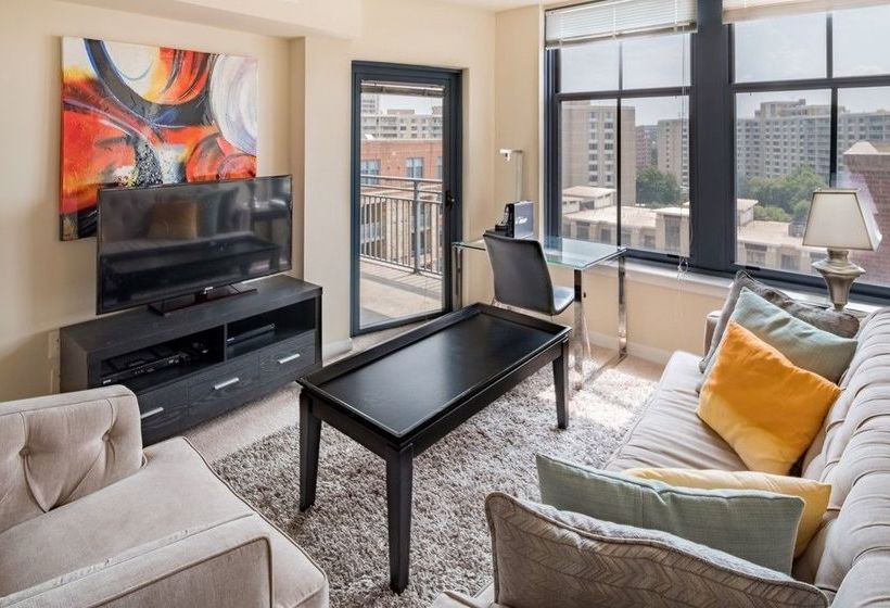 هتل Global Luxury Suites at Metropolitan South