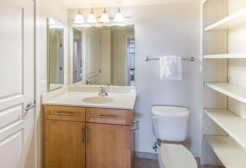 هتل Global Luxury Suites at Metropolitan South