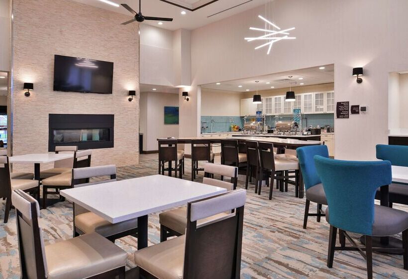 هتل Homewood Suites By Hilton Des Moines Airport