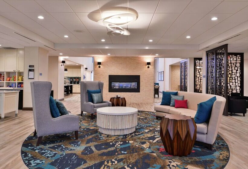 هتل Homewood Suites By Hilton Des Moines Airport