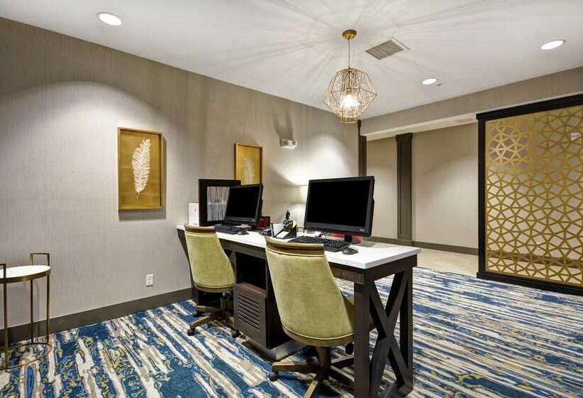 هتل Homewood Suites By Hilton Detroit