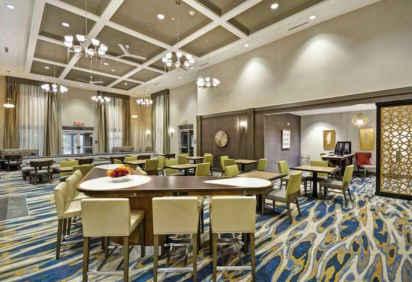 هتل Homewood Suites By Hilton Detroit