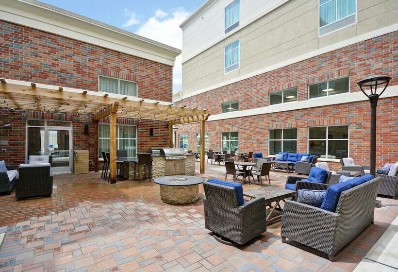 هتل Homewood Suites By Hilton Detroit