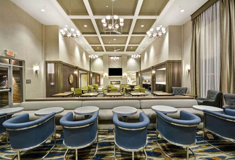 هتل Homewood Suites By Hilton Detroit