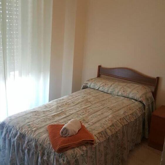 هتل Hostal Restaurante Avenida