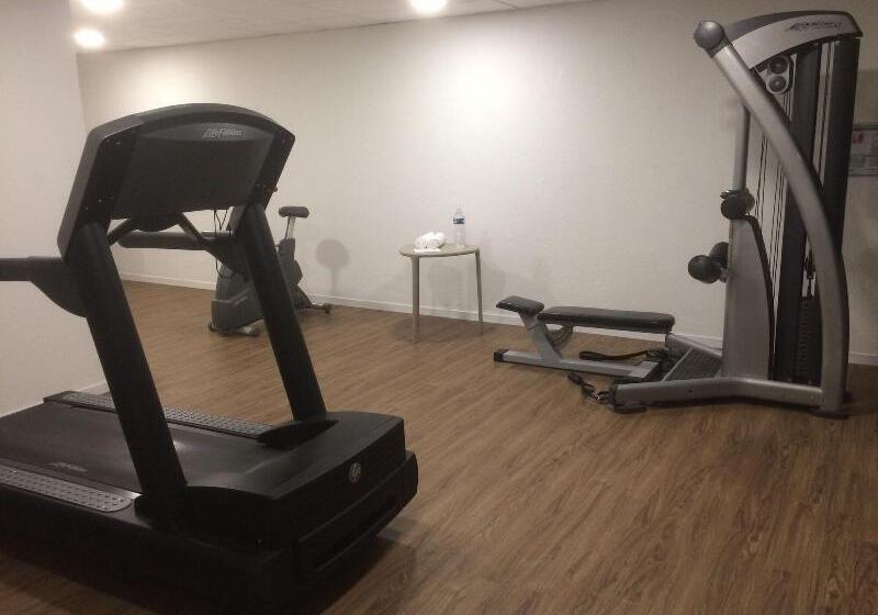 هتل Ibis Budget Bordeaux Lormont