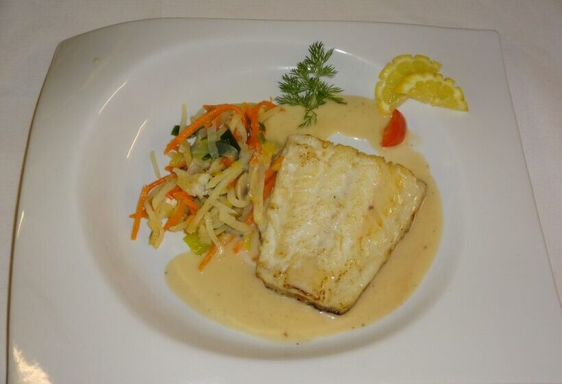هتل La Champagne Ardenne   Cabourg