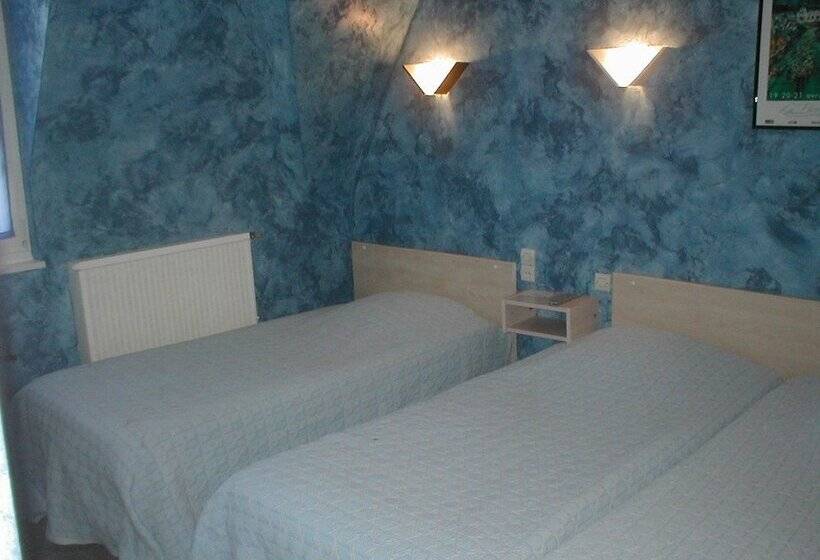 هتل La Champagne Ardenne   Cabourg