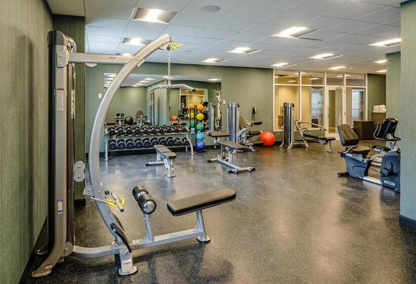 호텔 Madison & Shenandoah Conference Ctr